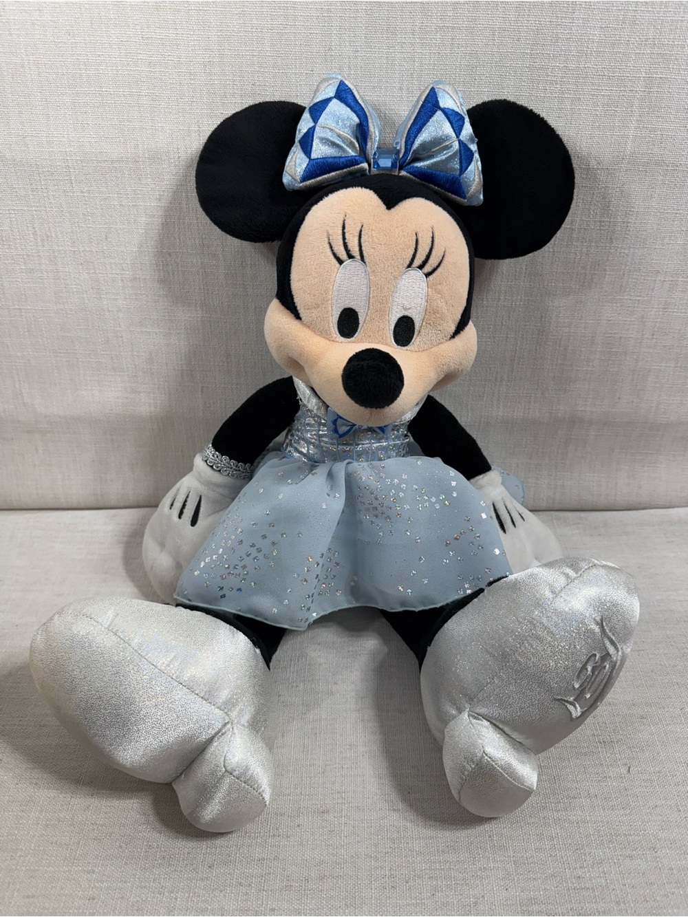 Disney 60th Anniversary Dimond Celebration Minnie Mouse
